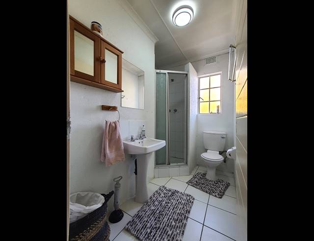 2 BEDROOM SIMPLEX FOR SALE IN COUNTRY VIEW